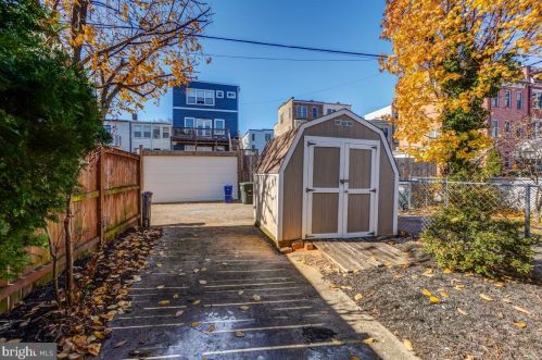 2826 6 St, Washington DC 20003-1135 exterior