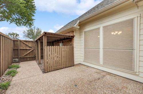 10703 Wild Oak Dr, Frisco TX 75035-8575 exterior