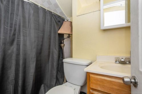 460 Chalkstone Ave, Providence RI 02909-4918 exterior