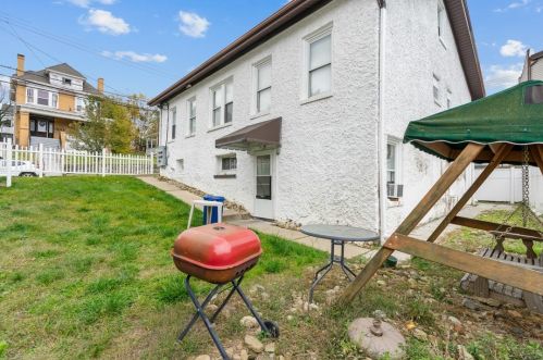 9 Carrick Ave, Pittsburgh PA  15210-4321 exterior