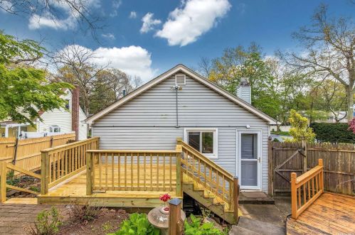 255 Melville Rd, Huntington Station NY 11746-7602 exterior