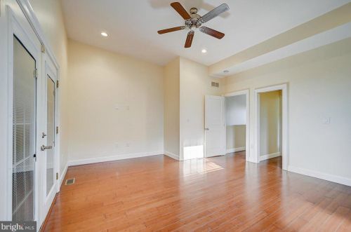 985 6th St, Philadelphia PA  19123-1405 exterior