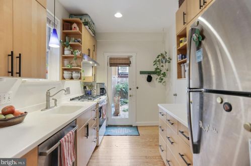 110 Duddington Pl, Washington DC 20003-2610 exterior