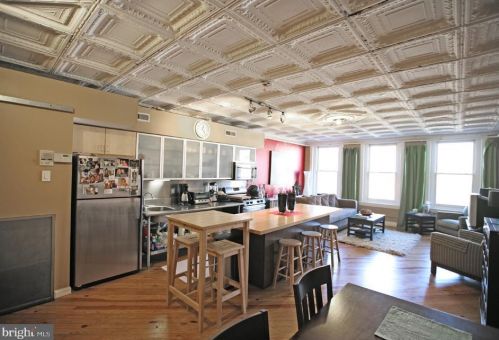 126 Market St, Philadelphia, PA 19106-3091