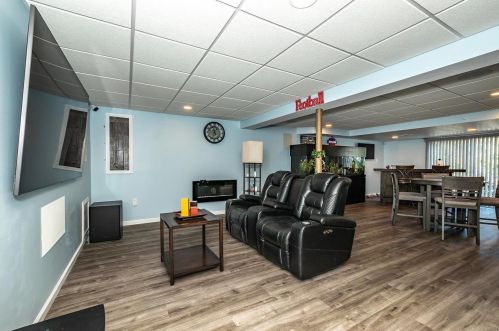 6066 Southcrest Way, Saint Louis MO 63129-2380 exterior