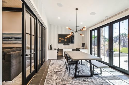 5431 Exeter Blvd, Phoenix AZ 85018-3227 exterior