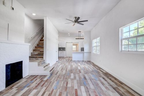 331 1 Ave, Boynton Beach FL 33435-4006 exterior