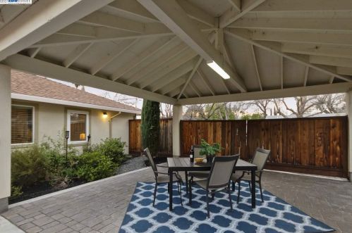 1870 Elinora Dr, Concord CA 94523-2815 exterior