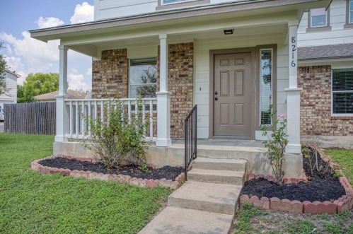8216 Alum Rock Dr, Austin TX  78747-3706 exterior