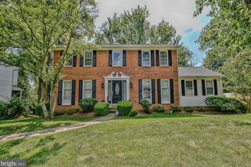 7511 Berwick Ct, Alexandria VA  22315-4110 exterior