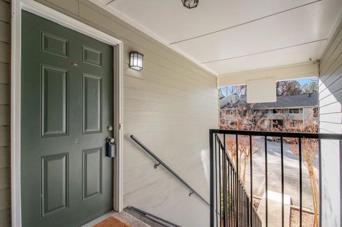 3441 Ivys Walk, Atlanta GA  30340-4042 exterior