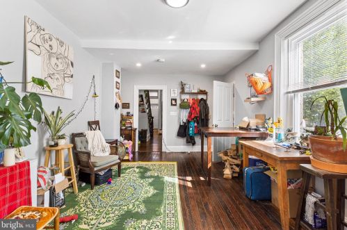 3900 Fairmount Ave, Philadelphia PA  19104-1806 exterior