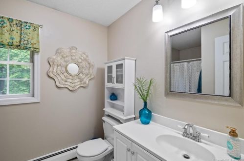 86 Pleasant Vw Dr, Killingly CT 06241-1213 exterior