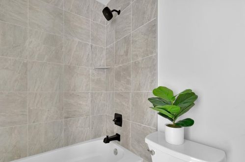 2559 Bradford Sq, Atlanta GA 30345-1339 exterior