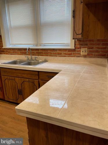 224 27 St, Camden NJ 08105-3927 exterior