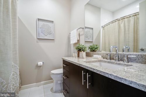 1125 Royal St, Alexandria VA 22314-4310 exterior