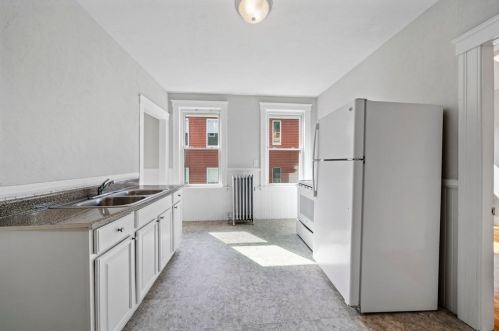 31 Hitchcock Rd, Worcester MA 01603-2622 exterior