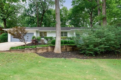 350 Frst Hl Dr, Atlanta GA 30342-2482 exterior