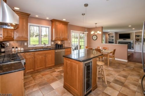 10 Greensview Dr, Scotch Plains NJ 07076-2708 exterior