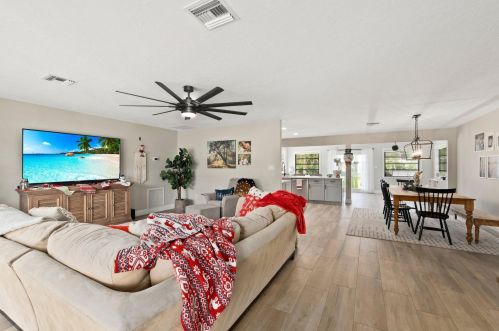 5417 Palmetto Dr, Fort Pierce FL  34982-7481 exterior