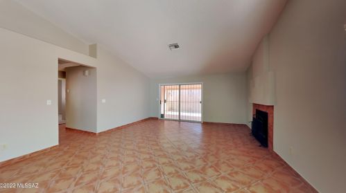 9920 Outlaw Trl, Tucson, AZ 85742-8852