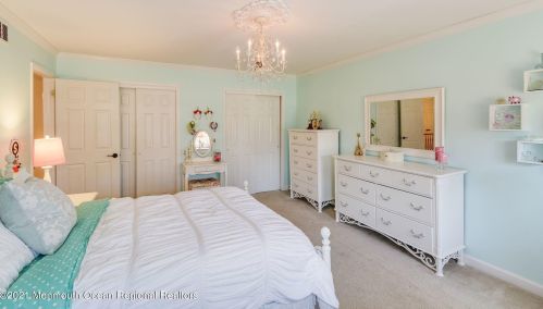 8 Cedar Ct, Jackson Twp NJ exterior