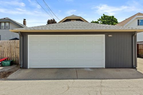 1015 76, Milwaukee WI 53214-3031 exterior