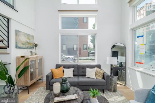 2620 Hagert St, Philadelphia PA 19125-1617 exterior