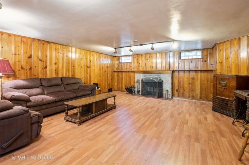 6353 Le Mai Ave, Chicago IL 60712-3013 exterior