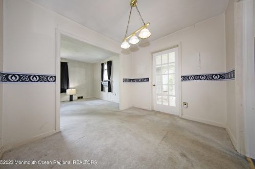 65 Little Silver Pkwy, Little Silver NJ 07739-1118 exterior