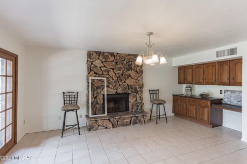 9460 Catalina Hwy, Tucson, AZ 85749-9589