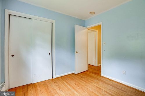 4301 Laurel Rd, Alexandria VA 22309-2520 exterior