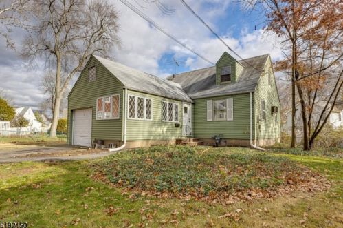 31 Country Club Ln, Springfield, NJ 07081-2602