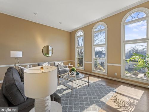 207 Glendale Ave, Alexandria VA 22301-2452 exterior