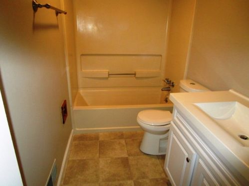 47 Pne Vly Dr, Pittsburgh PA 15239-2841 exterior