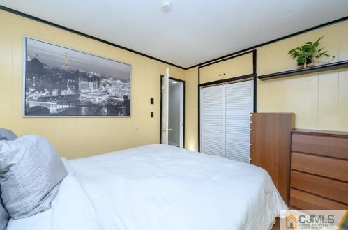 126 Park Ave, Iselin NJ 08830-2303 exterior