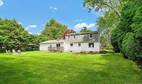 46 Eldridge St, Manchester CT 06040-5500 exterior