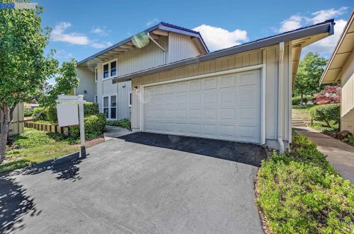 44 Rolling Grn Cir, Concord CA 94523-3266 exterior