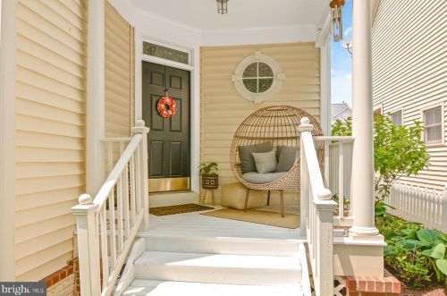 213 Creek Valley Ln, Rockville MD  20850-5603 exterior