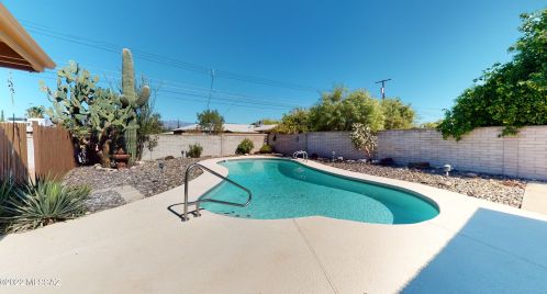 6733 Calle Mercurio, Tucson AZ  85710-5604 exterior