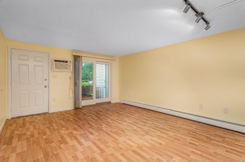 601 Cocheco Ct, Dover NH 03820-4813 exterior