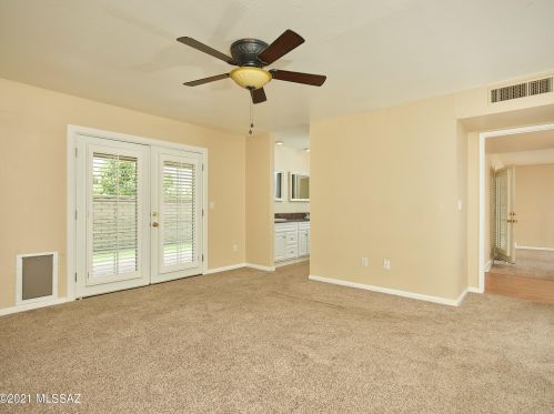 5677 Camino De La Noche, Tucson AZ  85718-4420 exterior