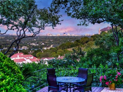 2305 Camino Alto, Austin TX 78746-2408 exterior