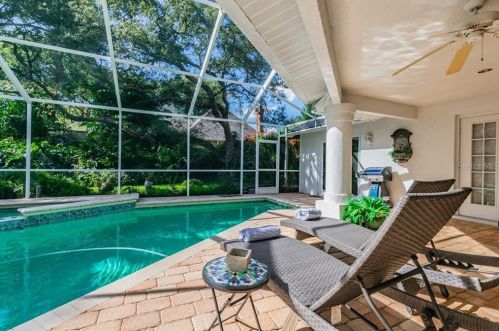 11506 Louvre Pl, Tampa FL 33617-2447 exterior