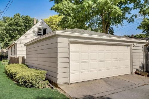 2847 77 St, Milwaukee WI 53219-2766 exterior