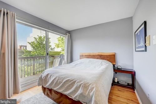 832 Kater St, Philadelphia PA 19147-2012 exterior