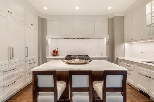 1521 State Pkwy, Chicago IL 60610-1613 exterior