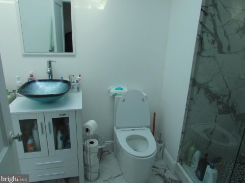 737 Byberry Rd, Philadelphia PA 19154-1842 exterior