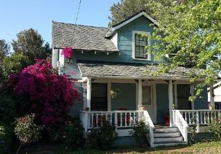 535 3rd St, Tustin, CA 92780-3650