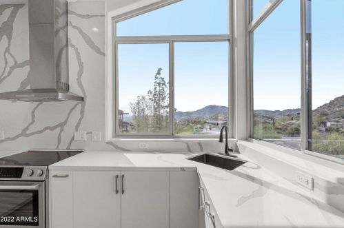 1825 Cinnabar Ave, Phoenix AZ  85020-1916 exterior